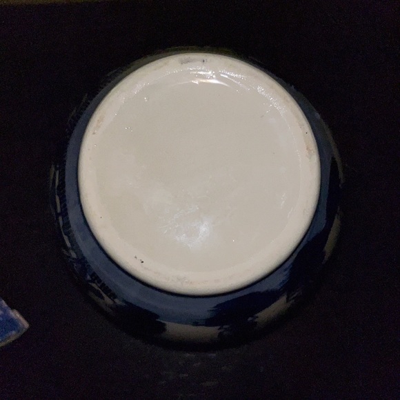 Delft Blue tulip pot with windmills, trees, birds, ships,etc. 4” Tall - Picture 5 of 14